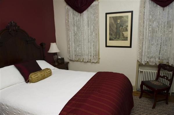 Inn At The Old Silk Mill Fredericksburg Exterior photo